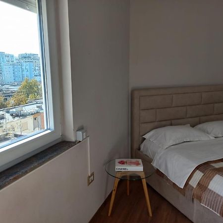 Penthouse Rooms & Aparts Тирана Экстерьер фото