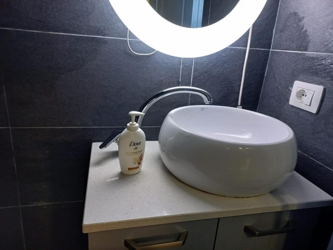 Penthouse Rooms & Aparts Тирана Экстерьер фото