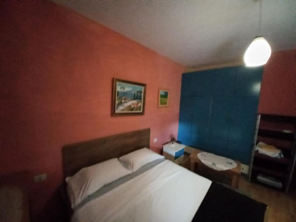 Penthouse Rooms & Aparts Тирана Экстерьер фото