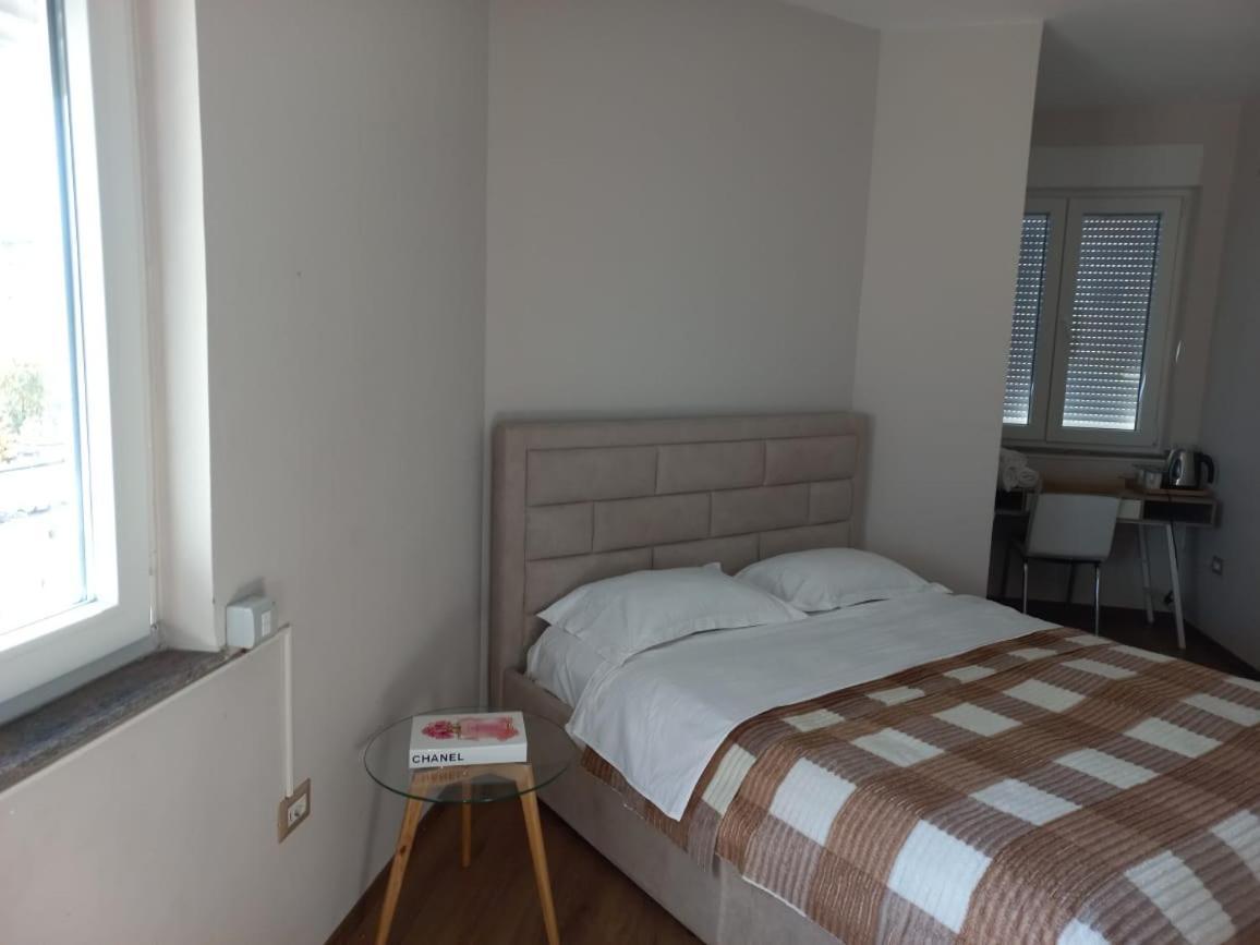 Penthouse Rooms & Aparts Тирана Экстерьер фото