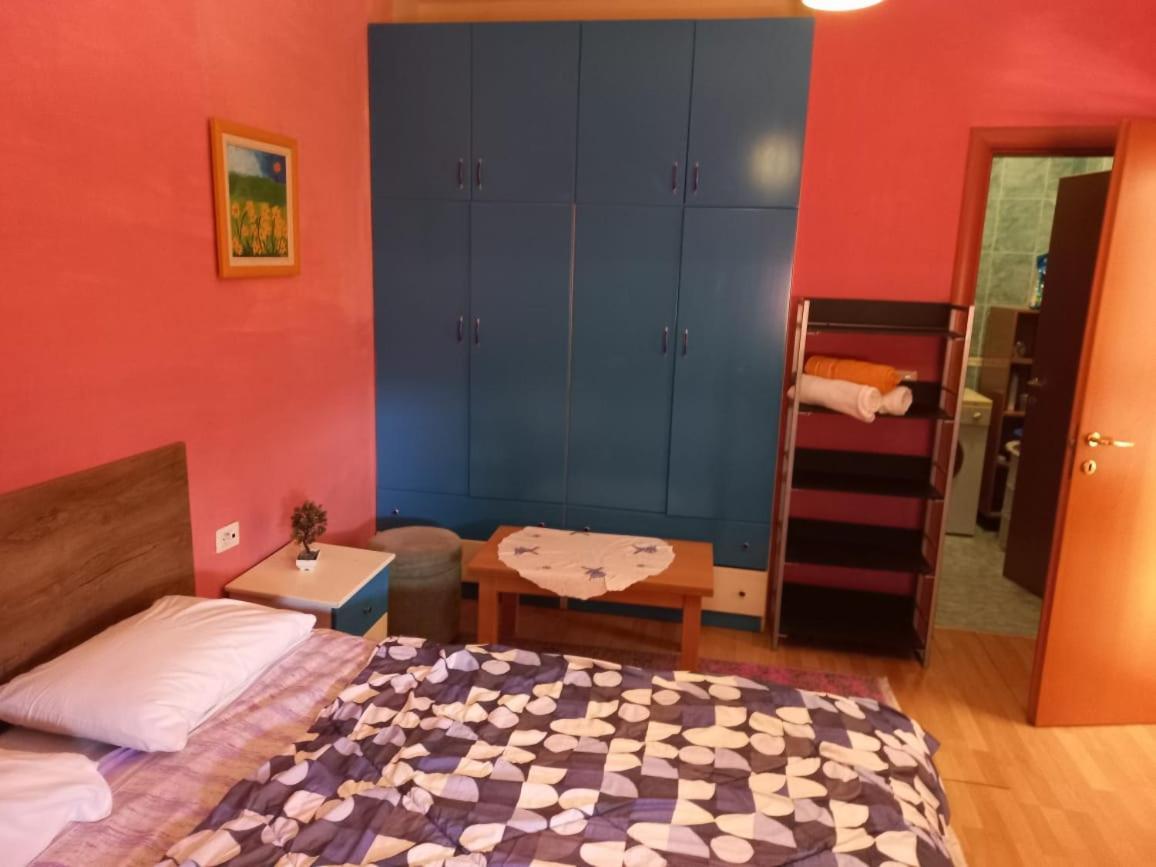 Penthouse Rooms & Aparts Тирана Экстерьер фото