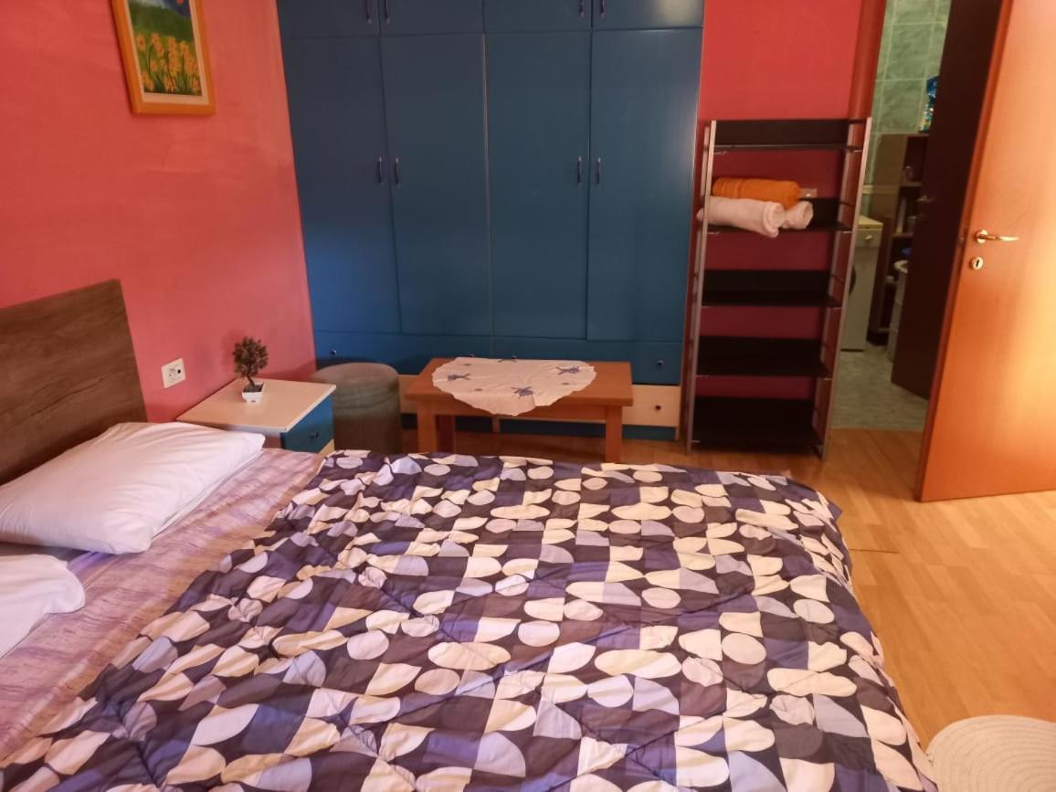 Penthouse Rooms & Aparts Тирана Экстерьер фото