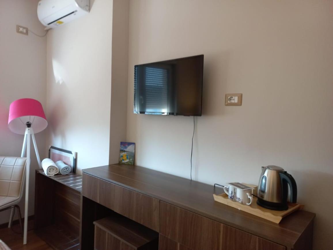 Penthouse Rooms & Aparts Тирана Экстерьер фото